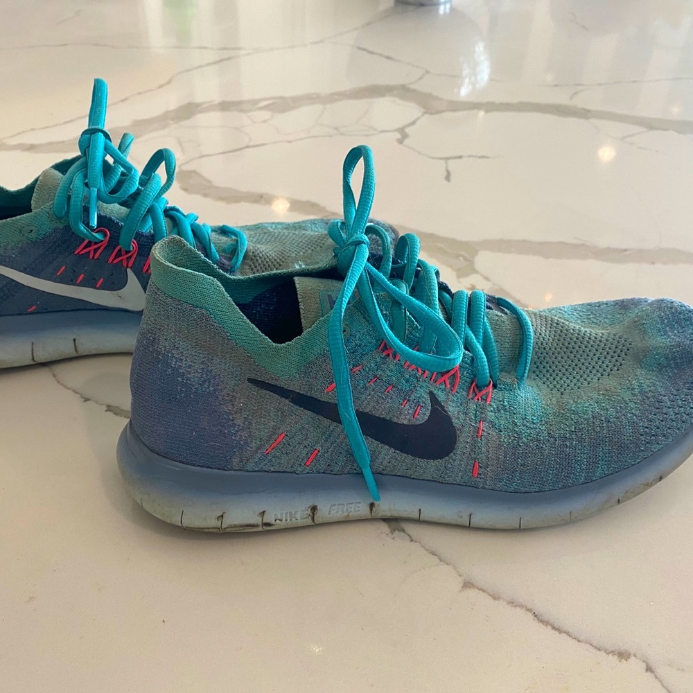 Nike Free Runs